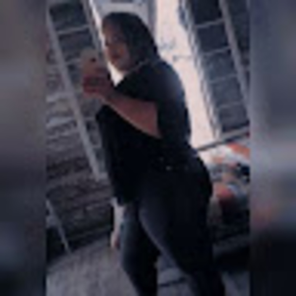 Meet your Posher, Roxana